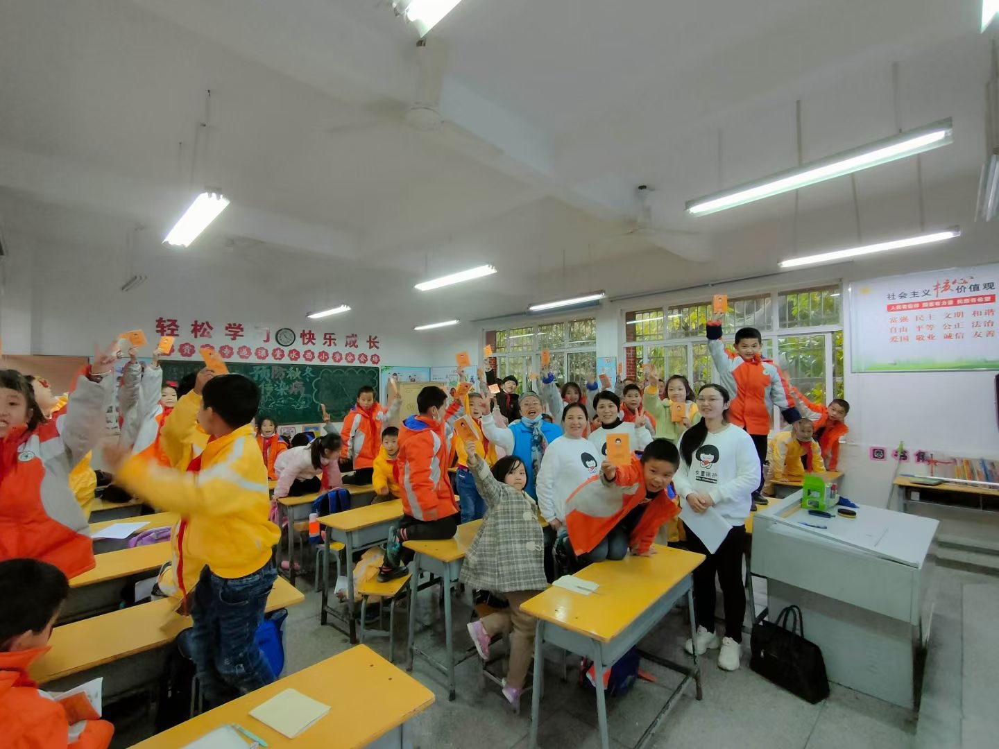吴华萍律师走进水西小学“女童保护